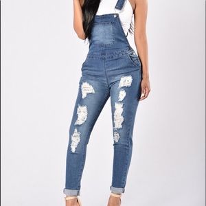 Lightly worn Fashion Nova distressed overalls sz S